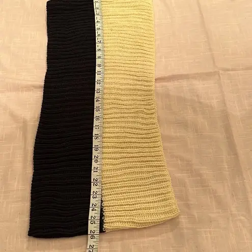 NWOT black and cream knit infinity scarf dress up any outfit while keeping warm