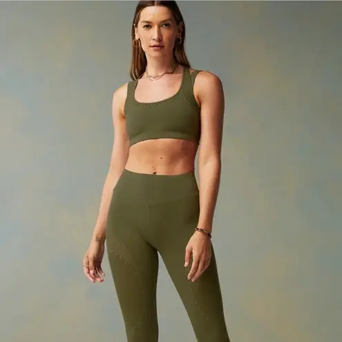 Fabletics  Sculptknit Contour Low-Impact Sports Bra size XS in Dark‎ Moss NWT