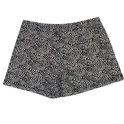 Bcg  Chino shorts Womens Size 4 black and white print geometric modern