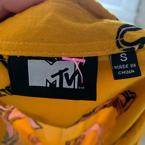 MTV button down shirt