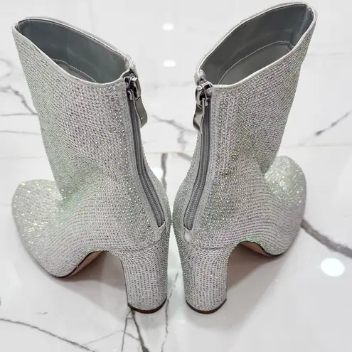 NWOT AZALEA WANG HONEY BUNCH SILVER RHINESTONE BOOTIES SIZE 7