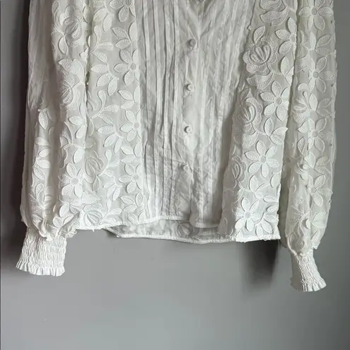 Waimari Magnolia Floral Button