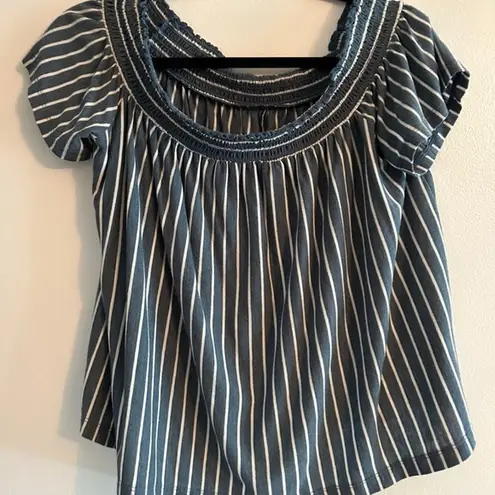 American Eagle  Outfitters AE Size Large Striped Blue White  Top Off Shoulder