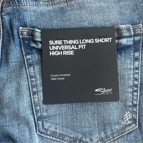 Silver Jeans NWT! Sure Thing Long Short Universal High Rise Short Size W26 L6.5