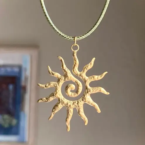 Handmade gold tone stainless steel sun boho retro vintage style necklace☀️