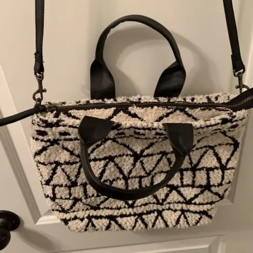 Universal Threads Universal Thread Print Shoulder Bag Crossbody Purse Black & Off White - Image 10