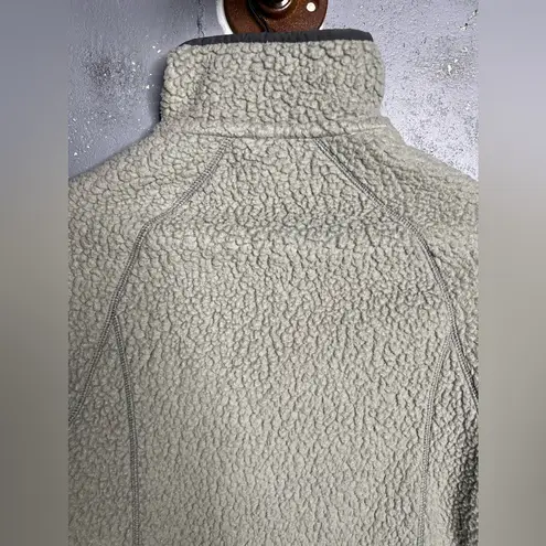 Patagonia  Women’s Retro Pile Fleece Jacket. Size XXSmall in Gray - Image 7