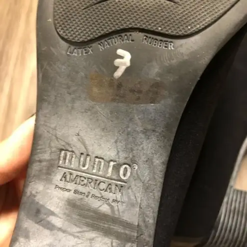 Munro American shock absorbing chuck leather Heels