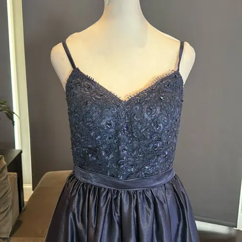 Women’s Blue Full Length Satin Lace Appliqué Party Prom Formal Dress Size 2 NWOT Blue