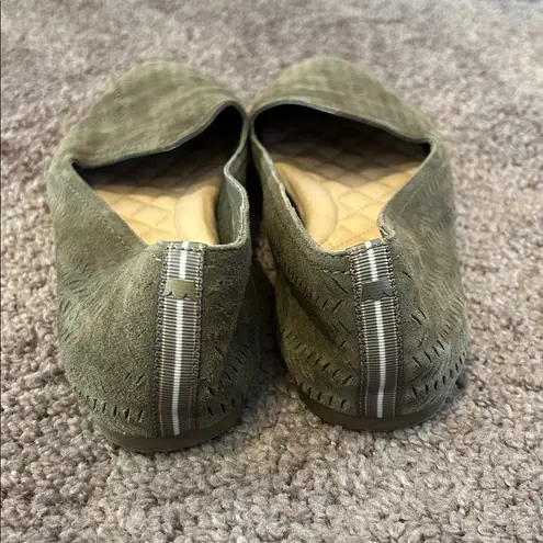 Birdies Heron Flat In Sage Suede Laser Cut