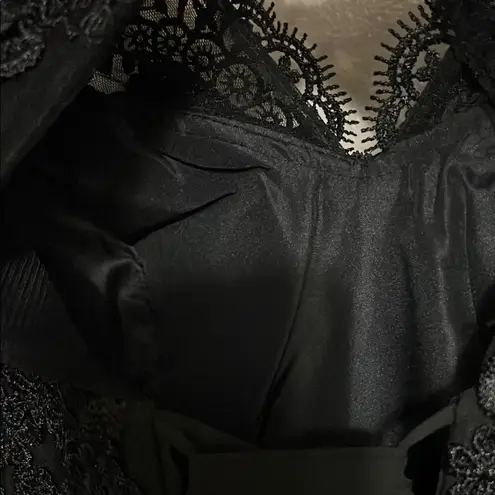 Black High Low Gown with Long Sleeves for Cocktail Events Size 6