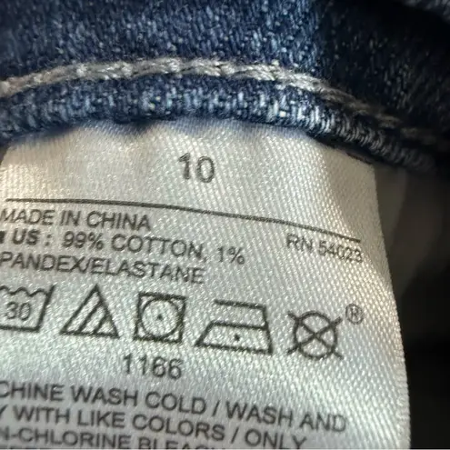 Old Navy  Women's Boyfriend Blue Denim Shorts Size 10 with 3” inseam