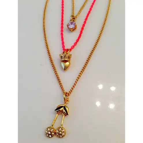 Juicy Couture NWOT  Triple Charm Chain Necklace