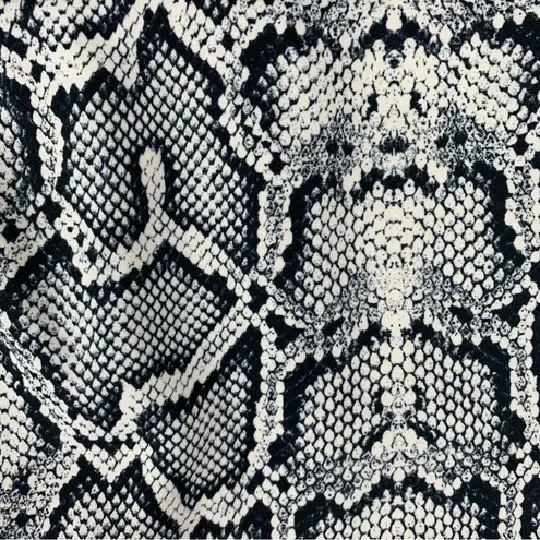 Varley womens size XS extra small snakeskin athletic tank black white lined