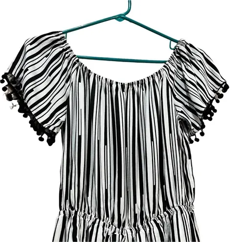 ee: Some Black and White Striped, Off the Shoulder Romper Size Small