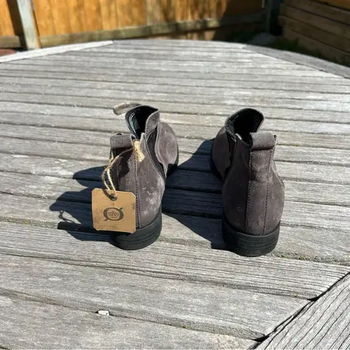 Born Brenta Ankle Bootie Size 8 NWT in the color dark grey/distressed Gray