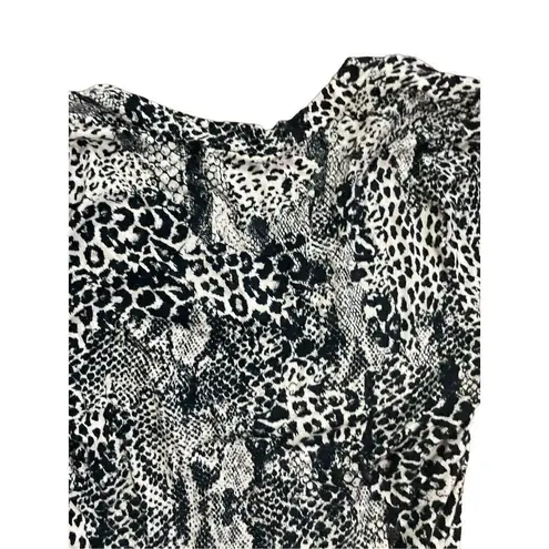 Free People   Gotcha Bodysuit Women Black Snakeskin VNeck Top sz small