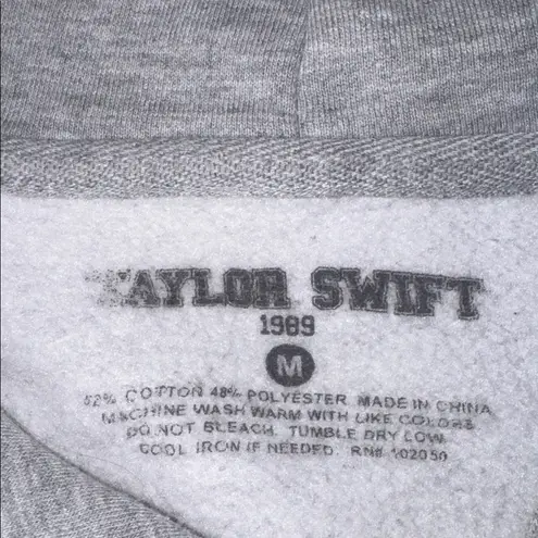 Taylor Swift 1989 hoodie, size medium