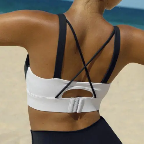 BERLOOK White Contrast Strap Sports Bra