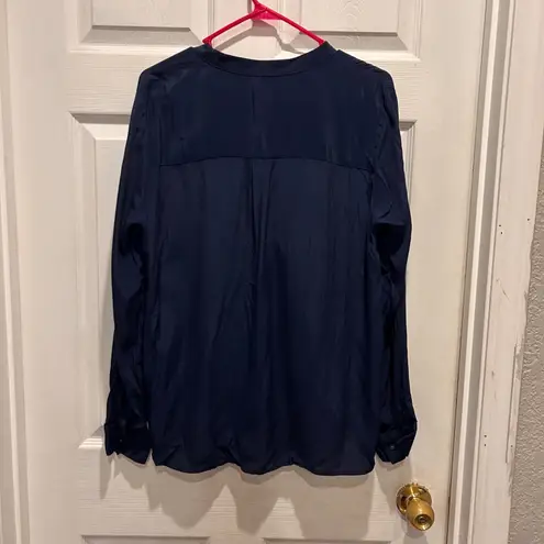 Gap NWT  Navy Blue V Neck Cuffed Sleeve Hi Low Hem Blouse Top Shirt Womens Size L