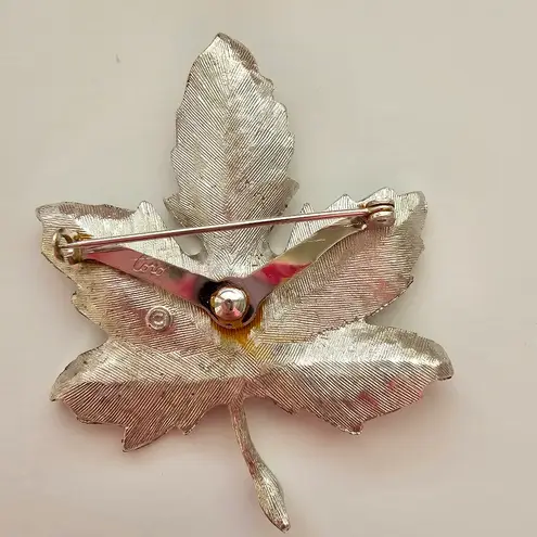 Coro Silver Tone Metal maple leaf brooch signed