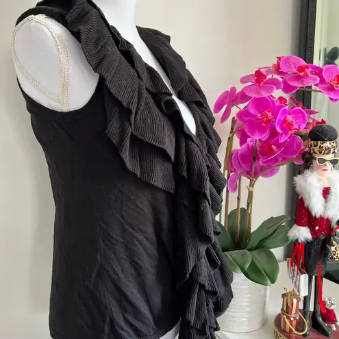 Romeo + Juliet Couture Black ruffled, knit vest, by Romeo & Juliet. Size Medium