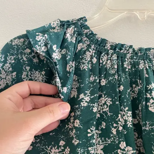 Doe & Rae green floral ruffle detail top S