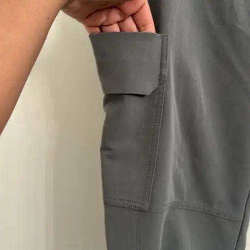 FIGS  scrubs gray cargo pants sz M/S