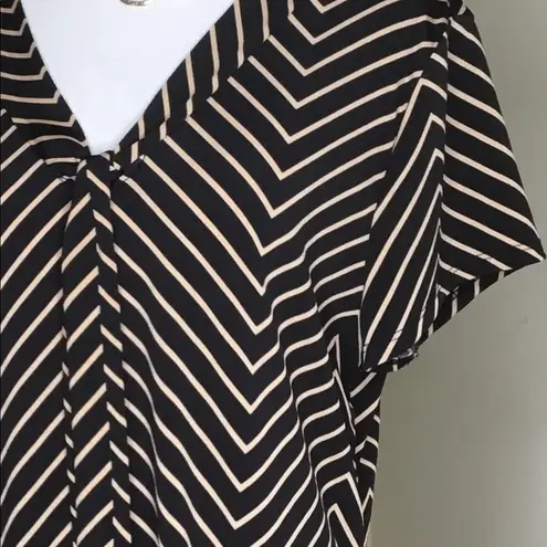 Diana Belle Brown & Tan Chevron Print Short Sleeves V Neckline Blouse S Size L