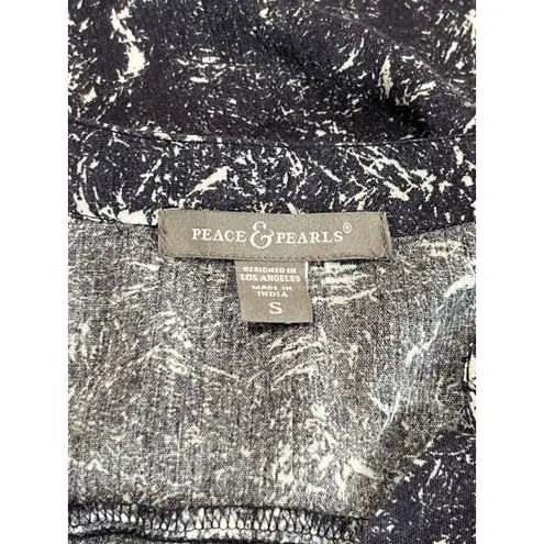 Peace & Pearls Tab Sleeve Blouse Women's Size S Gray and White Graphic Boho