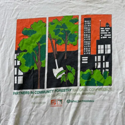 Vintage Granola Forestry Graphic Tee White Size L