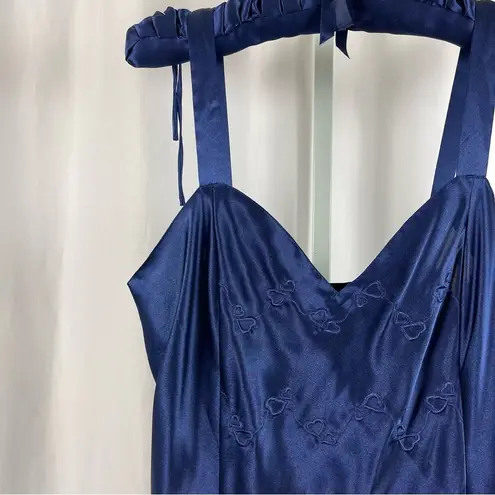 Erika Vintage Taylor Large Embroidered Satin Silky Slip Dress Lingerie Heart