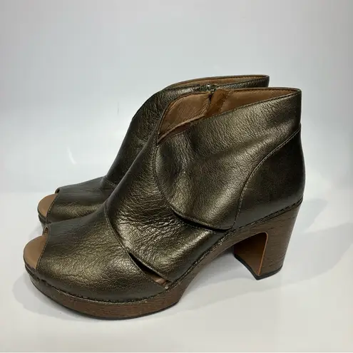 Dansko Delphina metallic bronze gold block heels peep toe women’s size 38