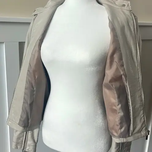 Bernardo vegan leather jacket with zippered pockets Cream Size Small