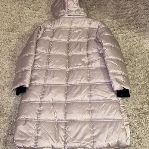 Urban Republic stone puffer coat. Detachable hood with faux fur. Size Medium