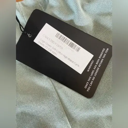 Pretty Little Thing NWT Pretty Little Things Biker‎ Shorts Green US Size 8