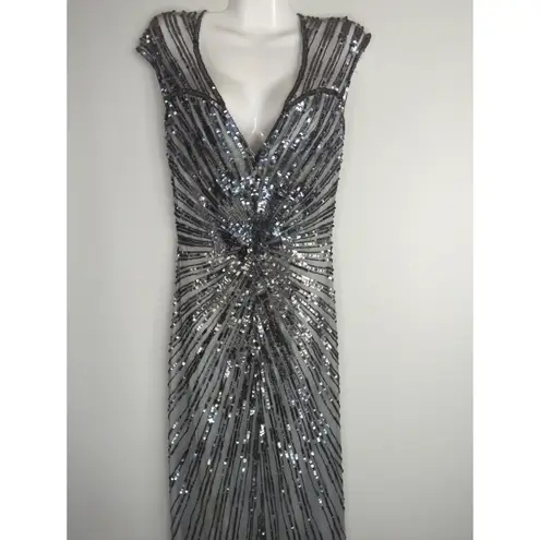 Mac Duggal Silver Sequined Cap Sleeve Evening Gown Womens Size 6 Formal Party