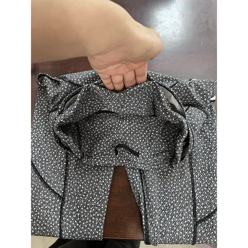 Lululemon Women's Size 4 Fast Free Leggings Frozen Fizz White Black