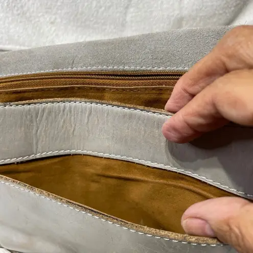 Patricia Nash Handcrafted Beige Tooled Leather Crossbody Bag Adjustable Strap - Image 9