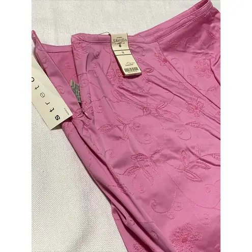 st. john's bay St John’s Bay Women’s Embroidered Flower Cropped Capri Pants Size 10 Creamy Pink