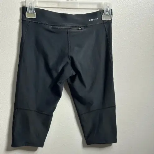 Nike  Dri-Fit‎ Women Black Capri Leggings Shorts Size XS.
