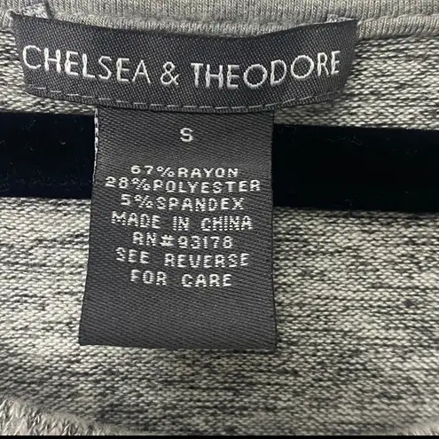 Chelsea & Theodore Grey/Gray Flare Sleeve Top Size Small Gray