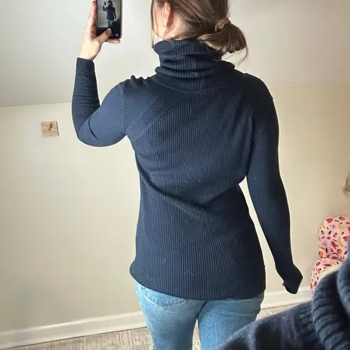 Lululemon: Navy Turtleneck Blue Size 8