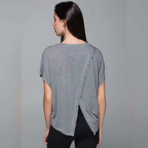 Lululemon  Devout Short Sleeve Tee Heathered Mod Medium Grey