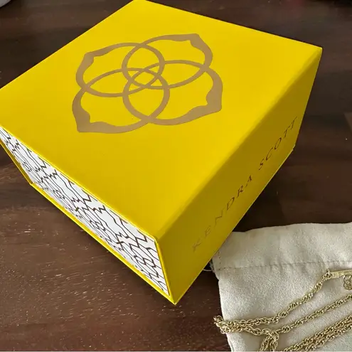 Kendra Scott  Coral Pendant Necklace