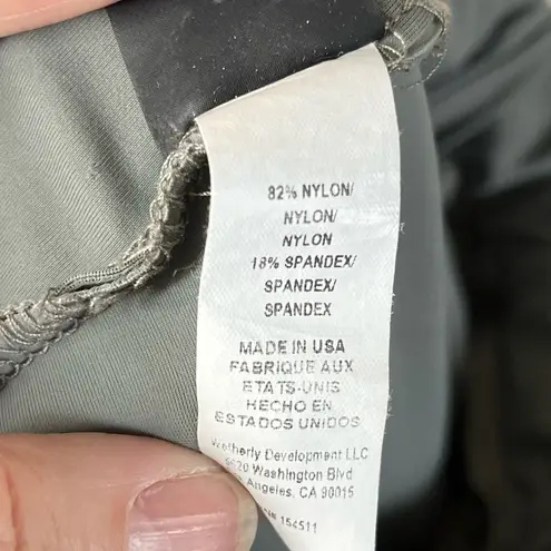 Electric yoga Oprah Legging In Grey Line Detailing Size Small Pilates Workout