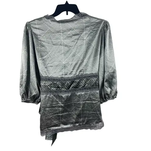 Capacity Unlimited Gray Spiderweb Like Design Lace Trim Wrap Satin Feel XL Top