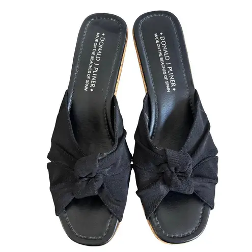 Donald Pliner VTG. Y2K BLACK BOW TIE WEDGE SANDALS SIZE 10 1/2 NEW.