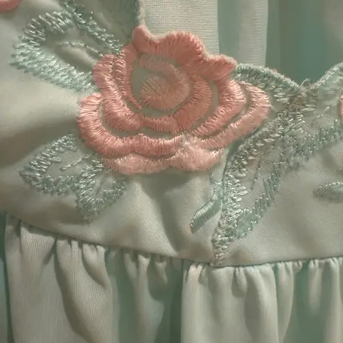 Shadowline 1X Aqua Blue Nylon Nightgown Sleeveless Roses Trim Sleepwear