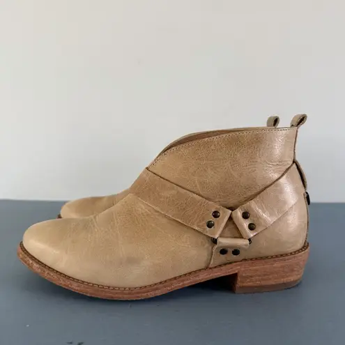 Koolaburra by UGG Santa Barbara Dame Leather Light Tan Harness Ankle Booties Size 6.5